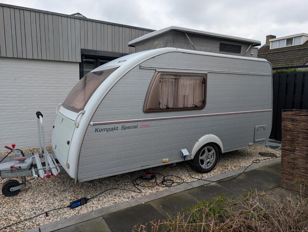 Kip kompact speciale 37 hefdak caravan 2003 luifel,fietsdr., Caravans en Kamperen, Caravans, 75 kg, Kip, Tot en met 2, Bedrijf
