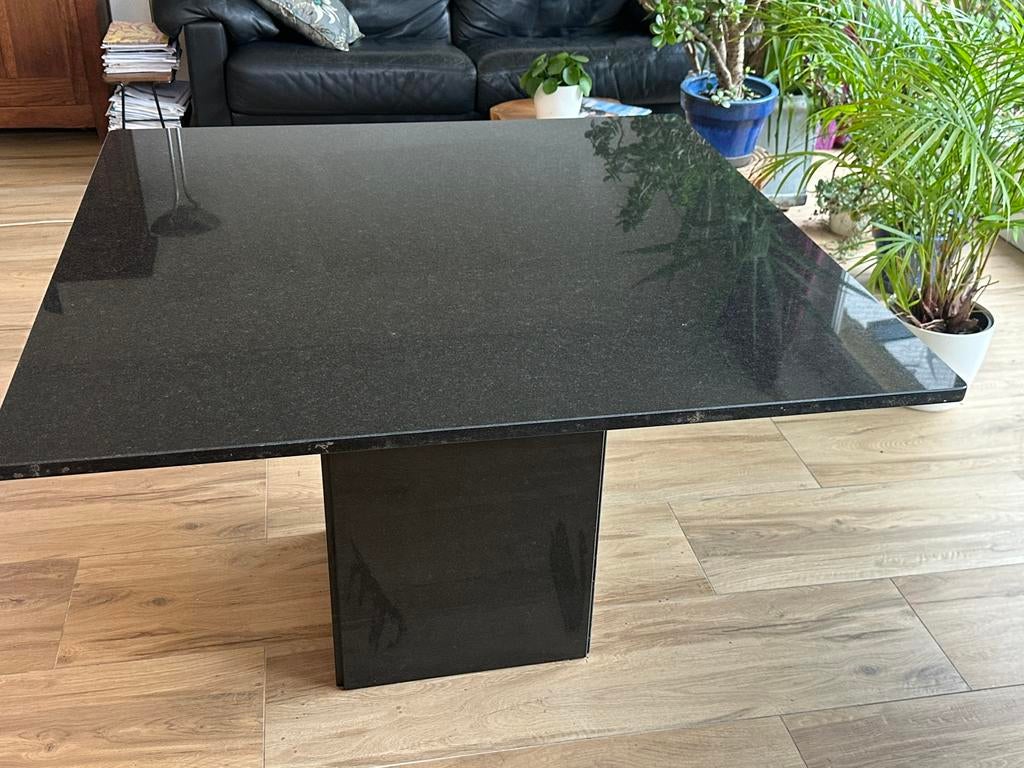 Zwart granieten tafel van Jan de Bouvrie (inclusief lamp), Overige materialen, Strakke tafel ontworpen door Jan de Bouvrie., Vierkant
