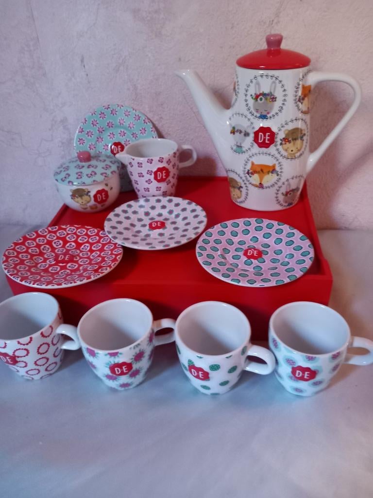 Douwe Egberts kinderserviesje, Ophalen of Verzenden, Zo goed als nieuw