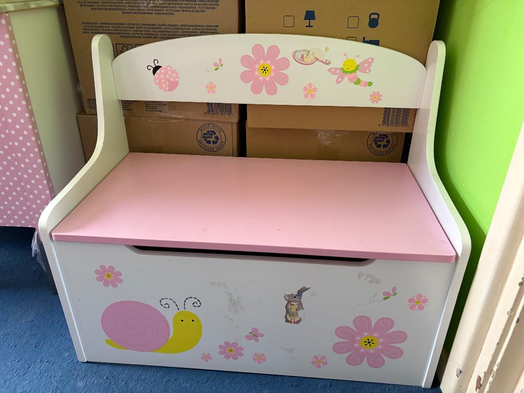 Bankje kinderkamer, Kinderen en Baby's, Kinderkamer | Tafels en Stoelen, Ophalen, Zo goed als nieuw, Stoel(en)