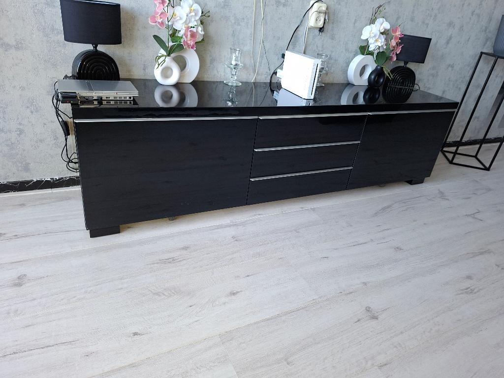 Zwarte hoogglans T.v kastje, Gebruikt, 150 tot 200 cm, Ophalen of Verzenden, Minder dan 100 cm