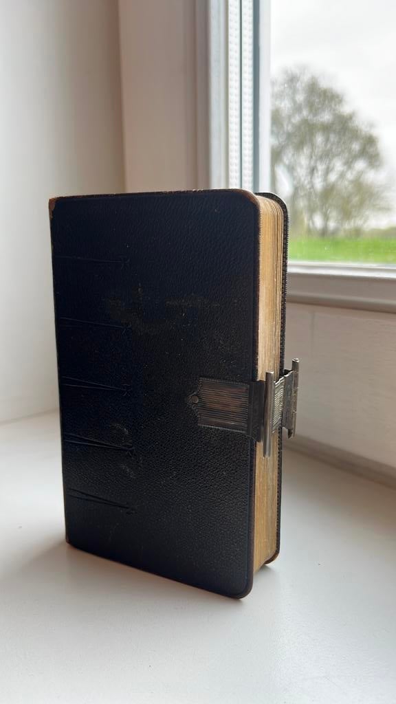 Prachtig oud met zilveren slot boekje, Antiek en Kunst, Antiek | Boeken en Bijbels, Ophalen of Verzenden