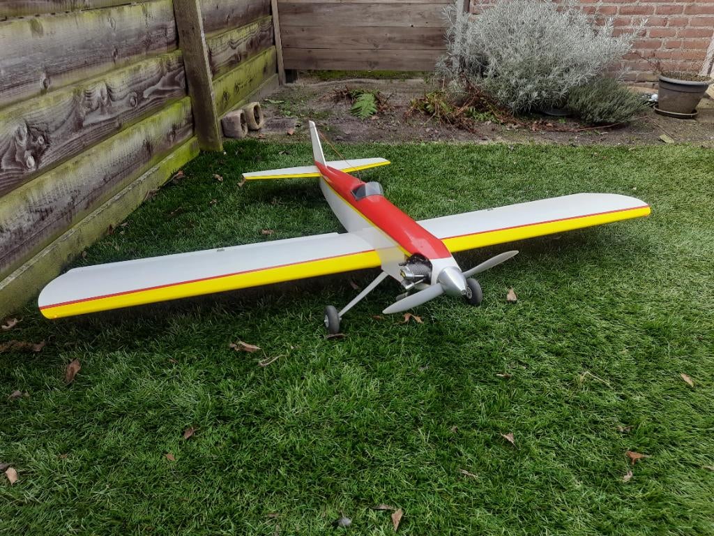 Zelfbouw RC Vliegtuig met Saito  .56, Ophalen, Zo goed als nieuw, Nitro