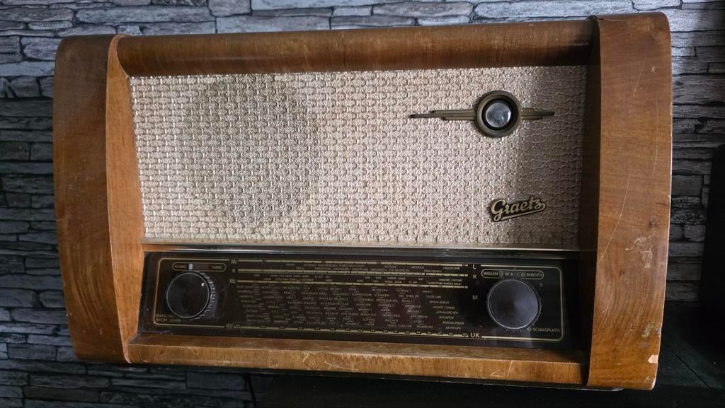 Vintage Graetz buizen radio, Ophalen
