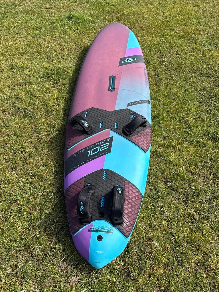 JP Superride 102 full wood windsurf board, Gebruikt, Minder dan 250 cm, Ophalen of Verzenden, Met vin(nen)