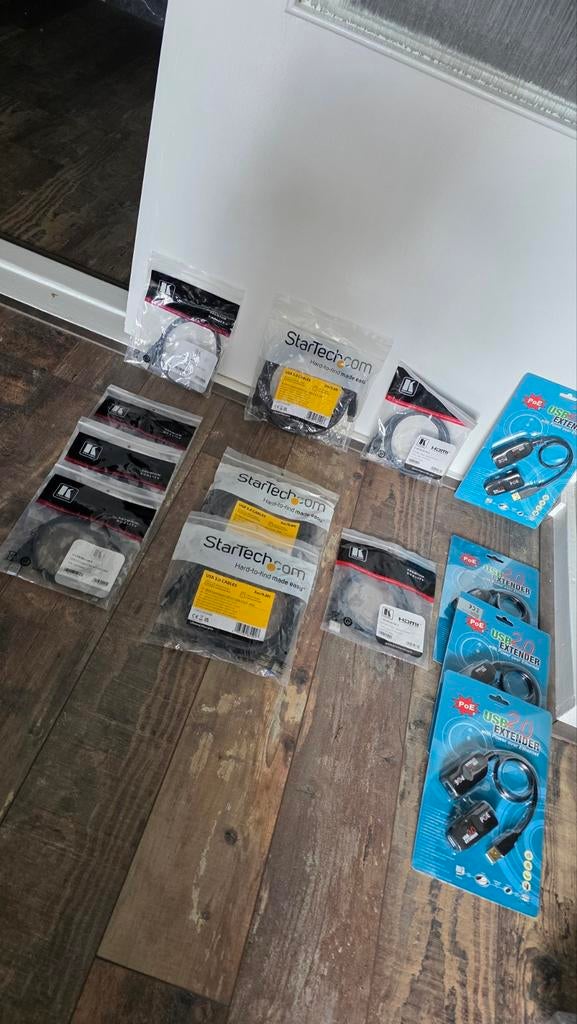 13 nieuwe kabels (2 x hdmi 11x usb ), Computers en Software, Pc- en Netwerkkabels, Ophalen of Verzenden, Zo goed als nieuw