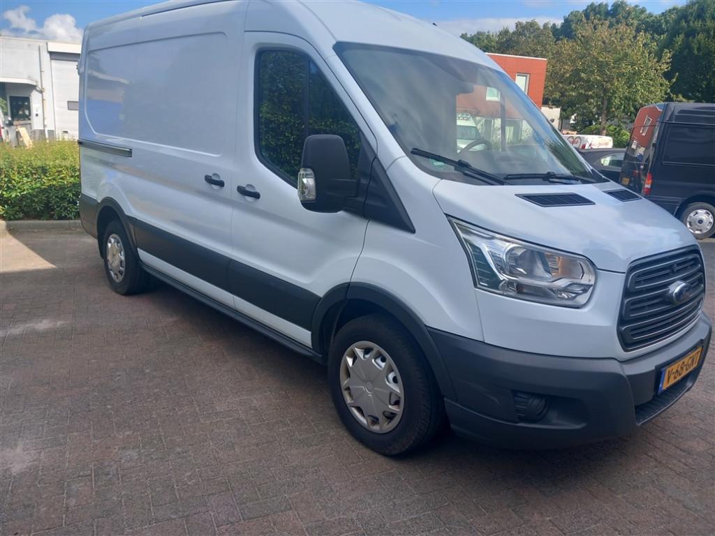 Ford Transit Trend 125pk L2H2 2014 Wit wurth inrichting, Voorwielaandrijving, Zwart, 4 cilinders, 2800 kg