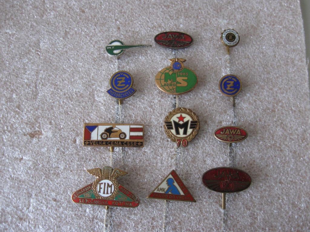12 Mooie oude  Emaille MOTOR spelden.o.a.MZ-JAWA-CZ, Verzenden