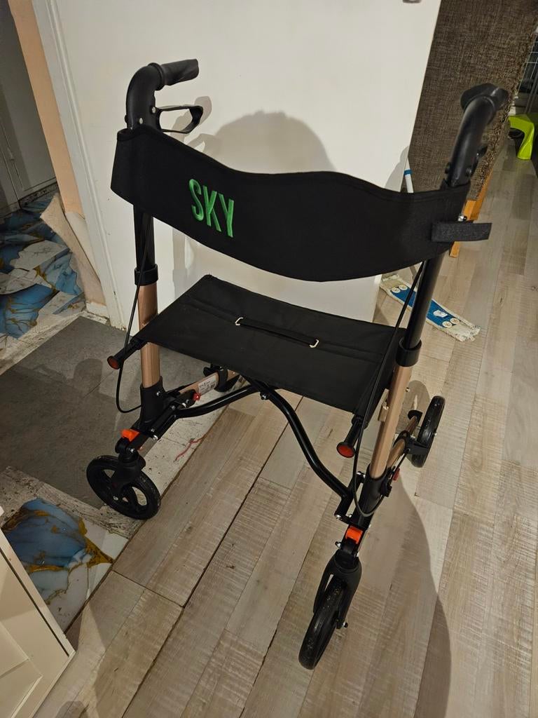 Sky licht gewicht rollator champanje kleur, Ophalen, Nieuw