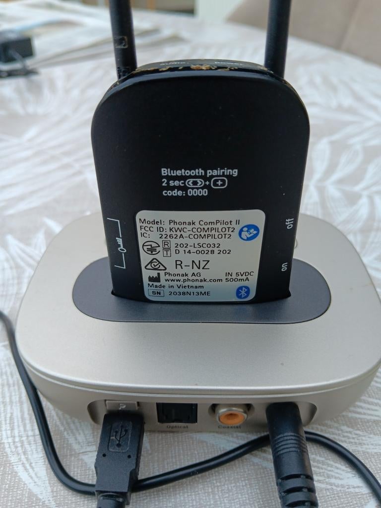 Phonak ComPilot II met oplader en accessoires, Ophalen of Verzenden, Gebruikt