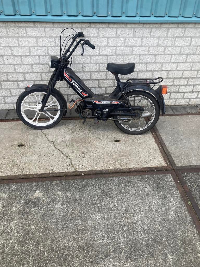 Tomos op kenteken loopt niet, Fietsen en Brommers, Brommers | Tomos, Ophalen of Verzenden, Zo goed als nieuw, Standard