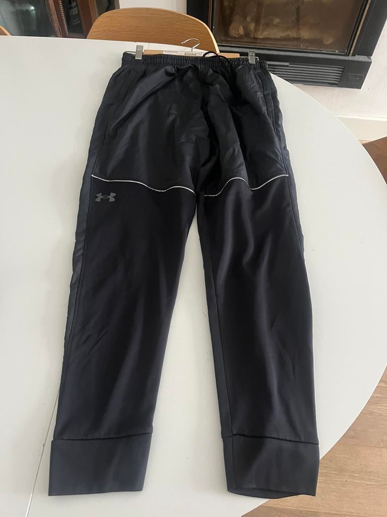 4 broeken Under Amour en 1 broek Lacoste Maat M, Ophalen of Verzenden, Zo goed als nieuw, Maat 48/50 (M), Zwart
