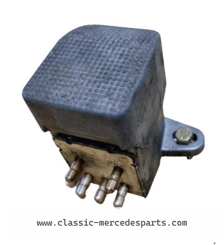 Voetschakelaar Mercedes 114 w116 w107 w108, Auto-onderdelen, Ruiten en Toebehoren, Gebruikt, -, -, Ophalen of Verzenden