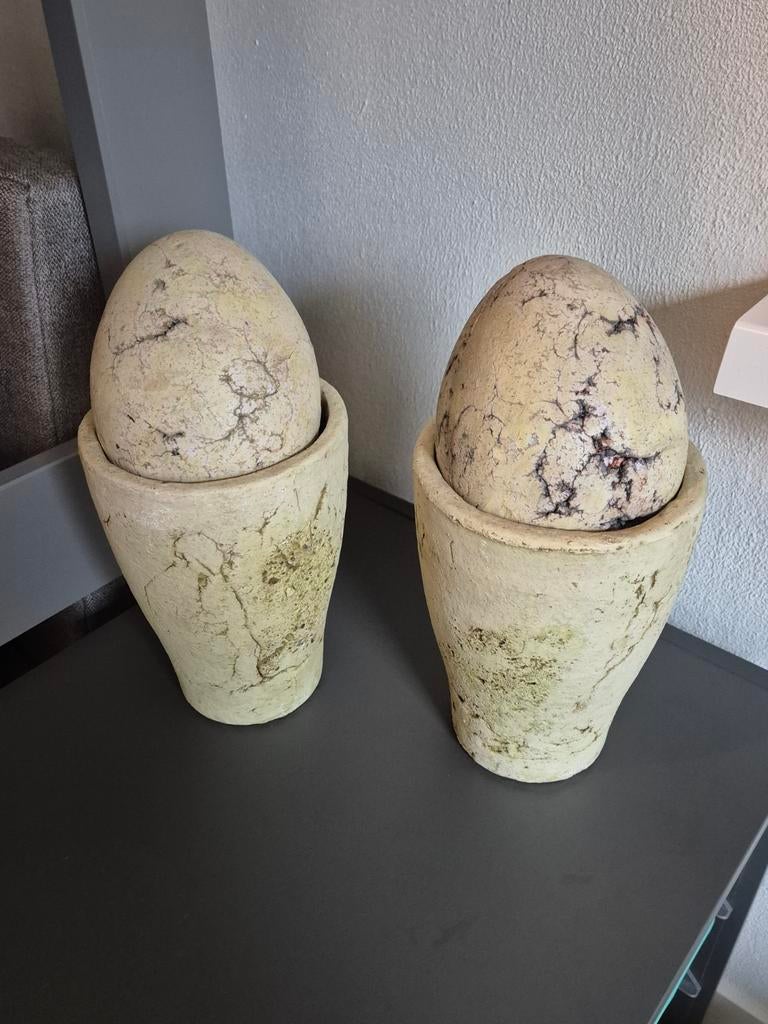 Decoratieve eieren op bijpassende vaasjes, Overige materialen, Gebruikt, Overige kleuren, Ophalen of Verzenden