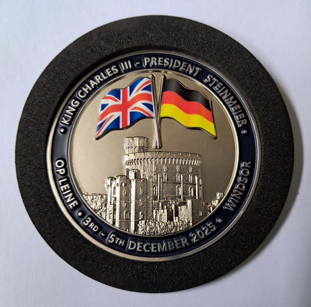 Coin staatsbezoek president Duitsland., Verzamelen, Speldjes, Pins en Buttons, Ophalen of Verzenden