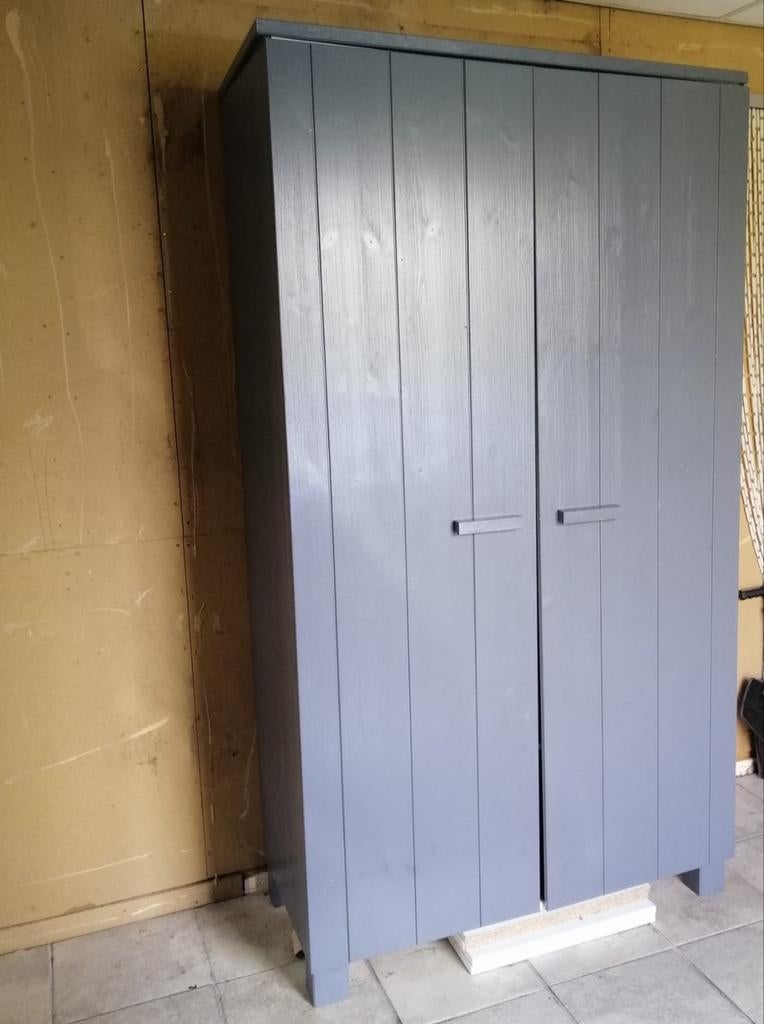 Woood Dennis kledingkast steel grey, Huis en Inrichting, Kasten | Kledingkasten, Ophalen, Gebruikt, 100 tot 150 cm, 200 cm of meer