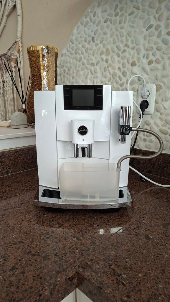 Jura E8 koffiemachine Pianowhite, Witgoed en Apparatuur, Koffiezetapparaten, Ophalen, 10 kopjes of meer, Koffiemachine, Koffiebonen