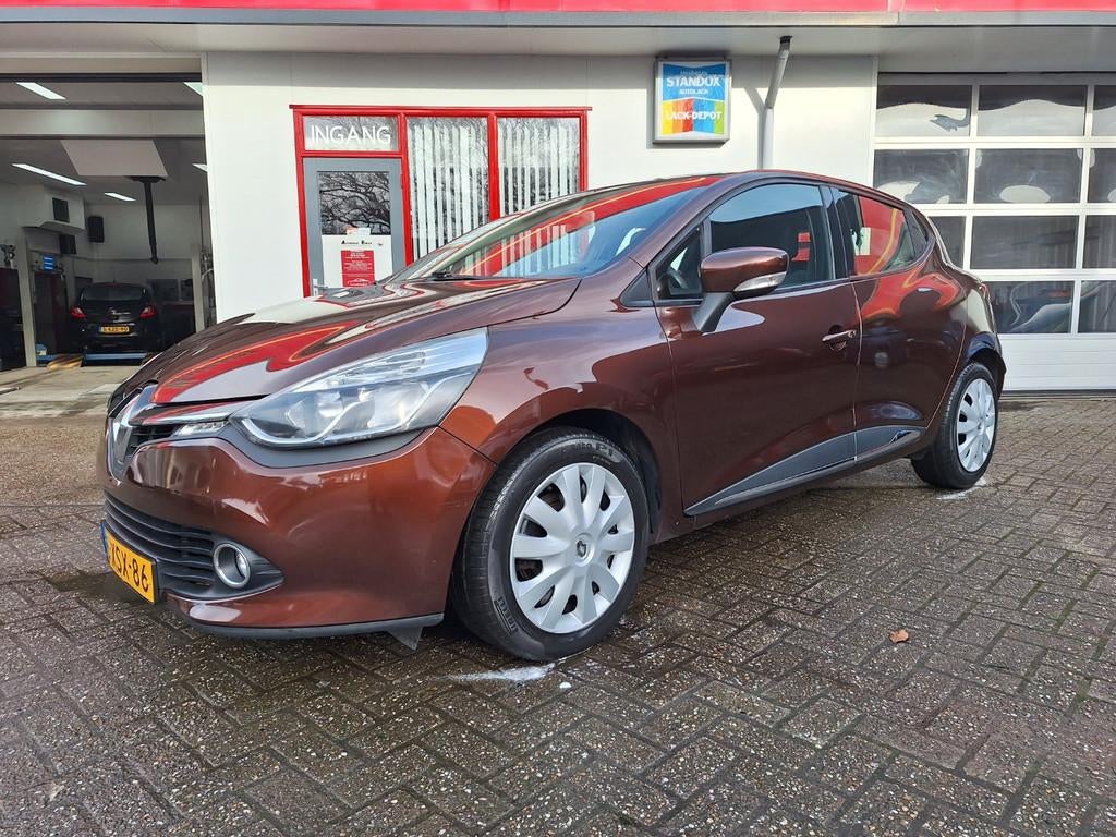Renault Clio 0.9 TCE 90 5D ECO DEALER O.H / CRUISE, Auto's, Voorwielaandrijving, 540 kg, Bruin, Navigatiesysteem