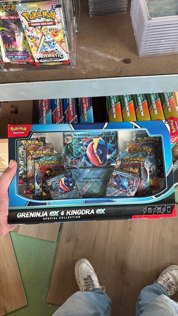 Greninja en kingdra ex collectie box, Ophalen of Verzenden, Zo goed als nieuw