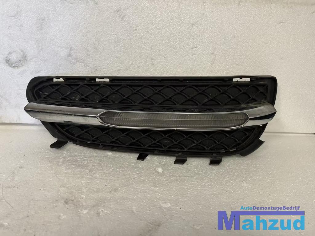 MERCEDES E-KLASSE W212 rechts BUMPER Rooster mistlampkap A21, Gebruikt, Mercedes-Benz AG, Mercedes-Benz, Ophalen of Verzenden
