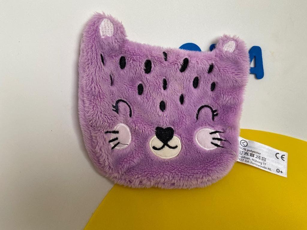 695 kruidvat doekje poes paars roze, Ophalen of Verzenden