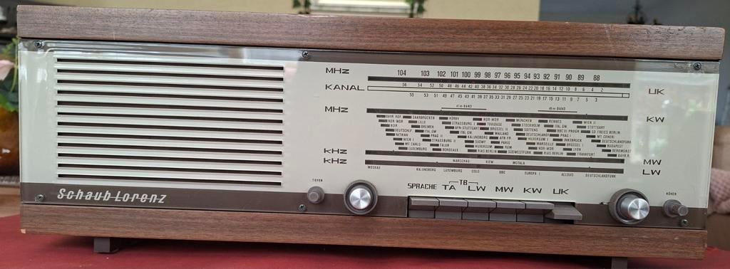 Vintage Radio van Schaub Lorenz, Audio, Tv en Foto, Ophalen, Gebruikt