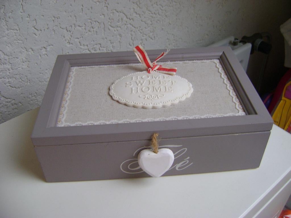 grijs/witte houten theedoos 6vaks home sweet home 24lx16x16, Minder dan 50 cm, Minder dan 50 cm, Ophalen of Verzenden, Zo goed als nieuw