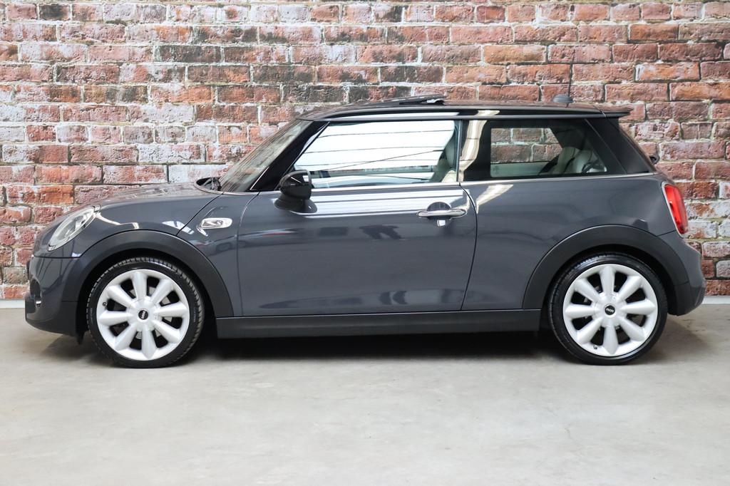 MINI Hatchback Cooper S Serious Business 3 deurs / Navigatie, Voorwielaandrijving, 1998 cc, Gebruikt, 4 stoelen