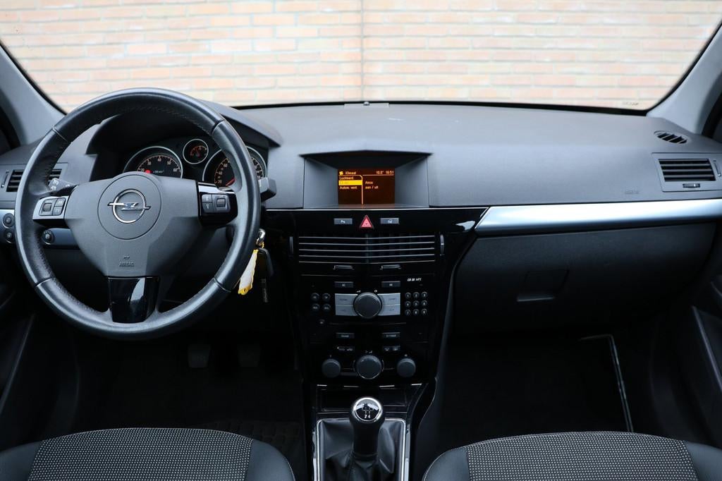 Opel Astra 1.4 Selection |Climate|Cruise|, Gebruikt, Zwart, 4 cilinders, Leder en Stof