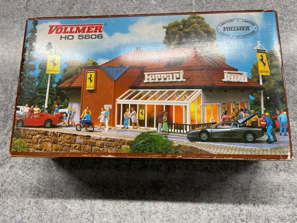 Vollmer 5606 + Herpa Ferrari Testa Rossa bouwdoos HO, Hobby en Vrije tijd, Modeltreinen | H0, Overige merken, Verzenden, Gelijkstroom of Wisselstroom