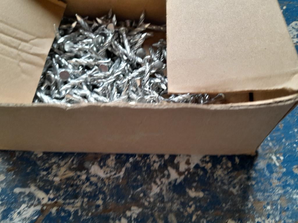 Divers bevestigingsmateriaal , nagels, schroeven, spijkers, 50 tot 100 mm, Nieuw, Ophalen of Verzenden, Spijkers