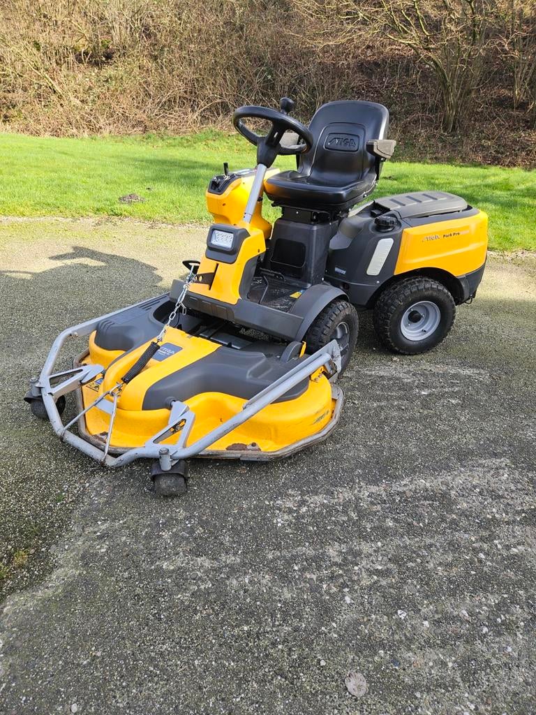 Stiga park 340ix 4wd frontmaaier zitmaaier grasmaaier mulch, Tuin en Terras, Zitmaaiers, Ophalen of Verzenden, Gebruikt, Mulchfunctie