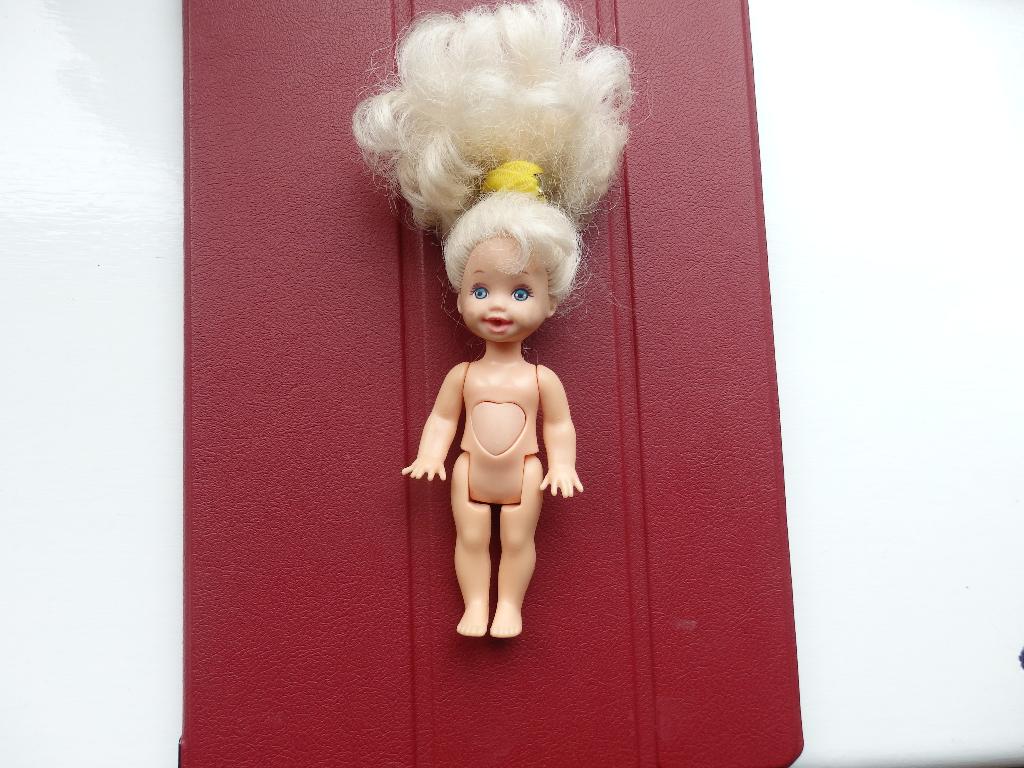 Mattel pop Vintage Kelly Doll 1996 Open mond Hart op Buik, Ophalen of Verzenden, Zo goed als nieuw, Fashion Doll