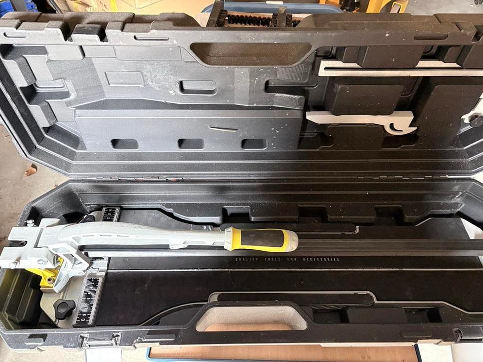 Tegelsnijder in koffer, Ophalen of Verzenden, Gebruikt