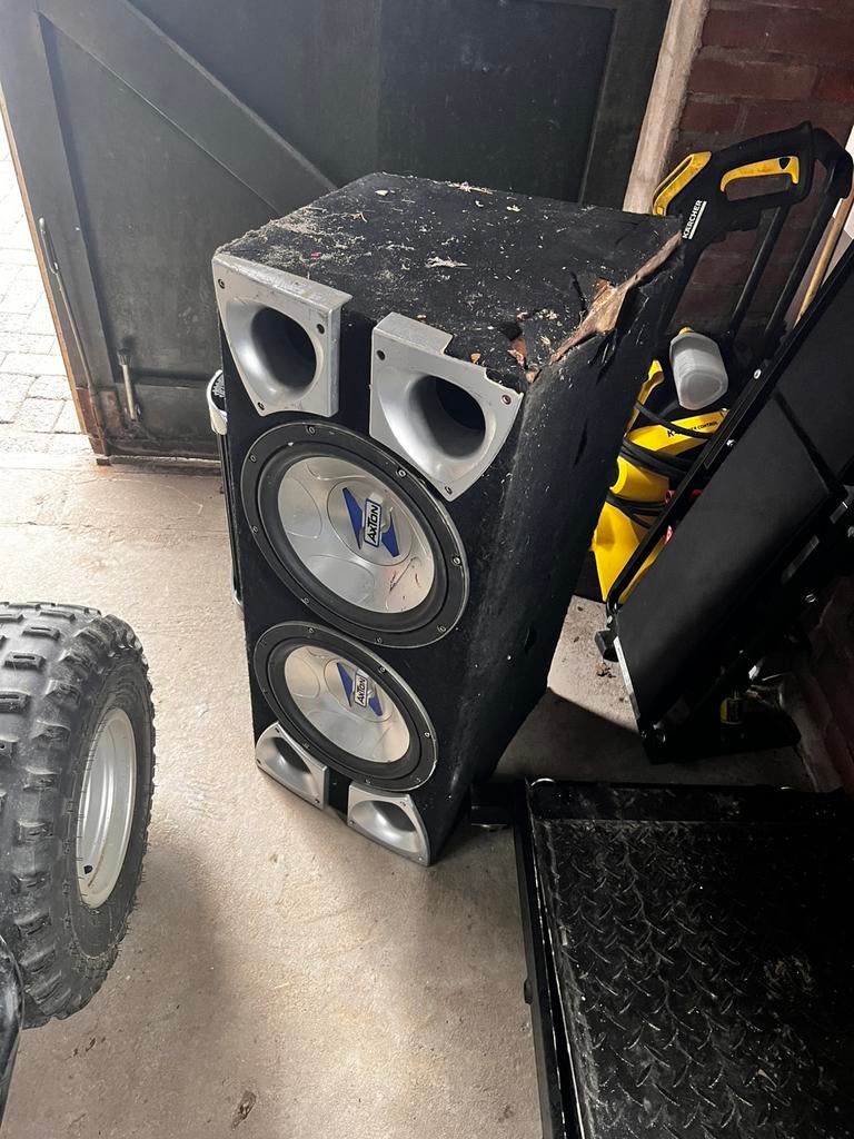 2x 12 inch subwoofer in kist, Gebruikt, Subwoofer, 120 watt of meer, Ophalen