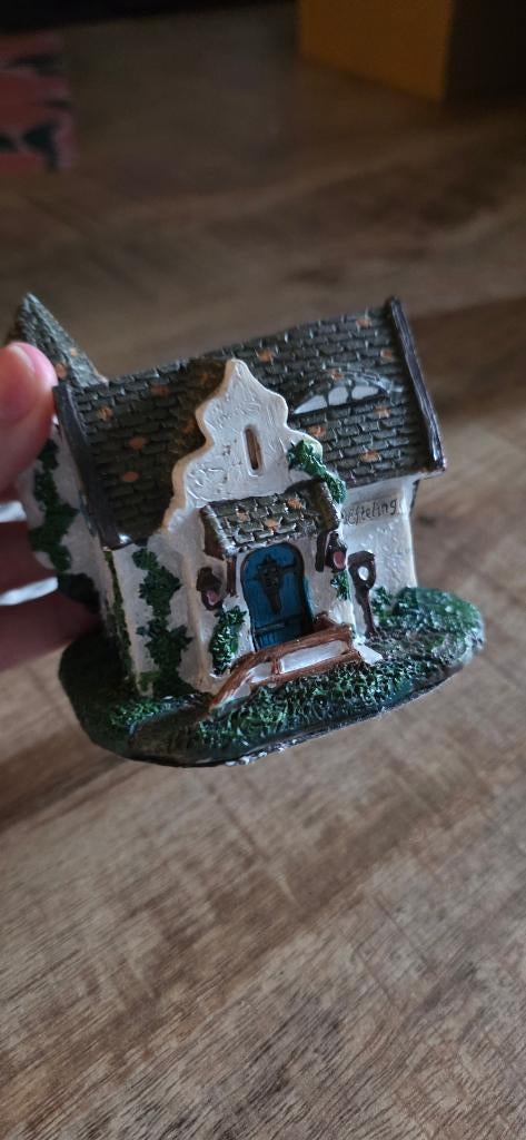 Roodkapje kasteel kerstminiatuur huisje, Ophalen of Verzenden, Zo goed als nieuw