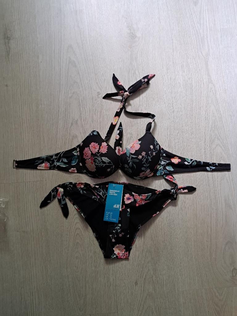 gebloemde bikini (H&M) 40, Kleding | Dames, Badmode en Zwemkleding, H&M, Overige kleuren, Nieuw, Ophalen of Verzenden