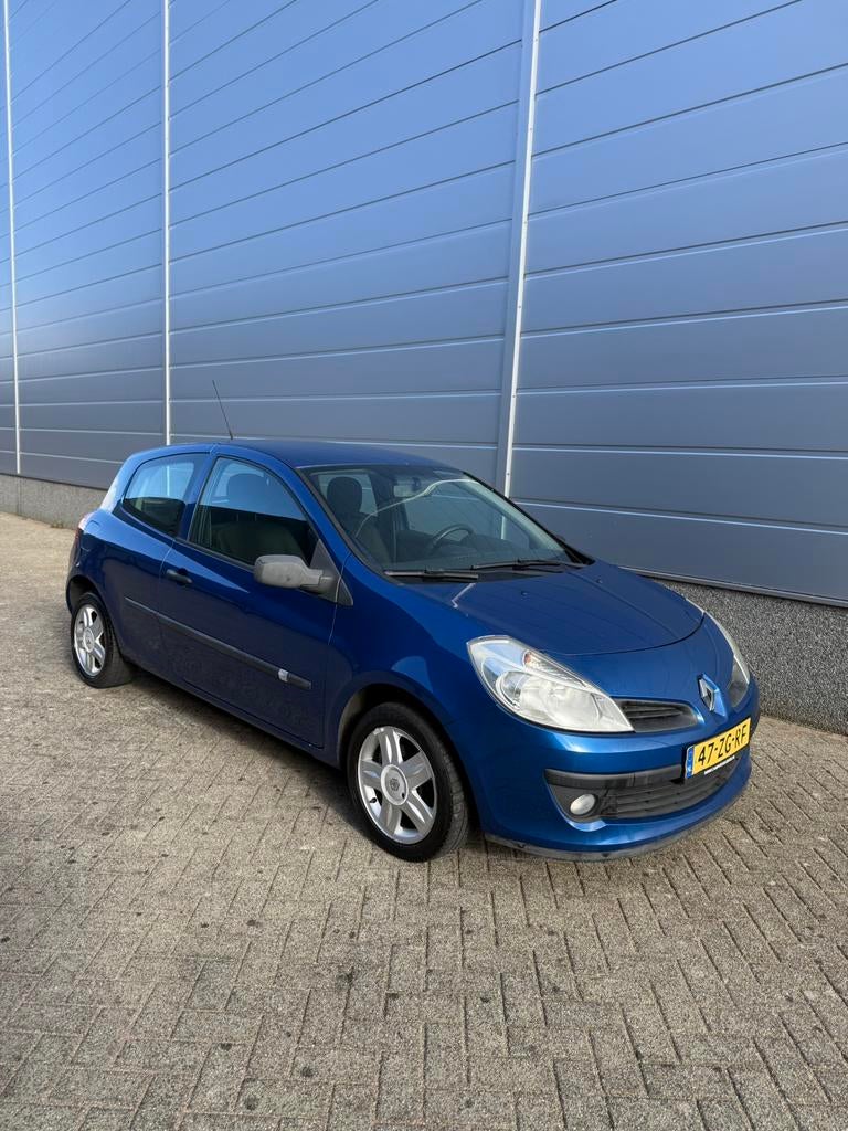 Renault Clio 1.2 16V 75 pk 3D 2008 Blauw, Voorwielaandrijving, 535 kg, 74 pk, 4 cilinders