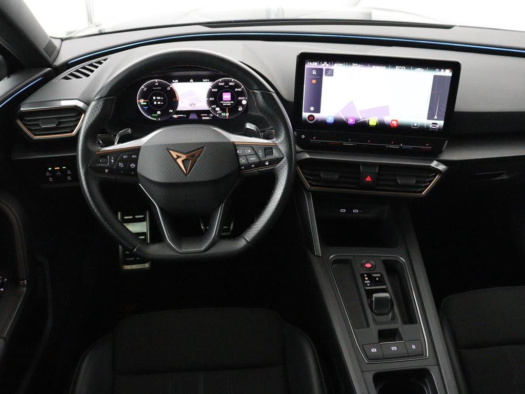 CUPRA Leon 1.4 eHybrid | Stoelverwarming | Adaptive cruise |, Stof, Gebruikt, 4 cilinders, 150 pk