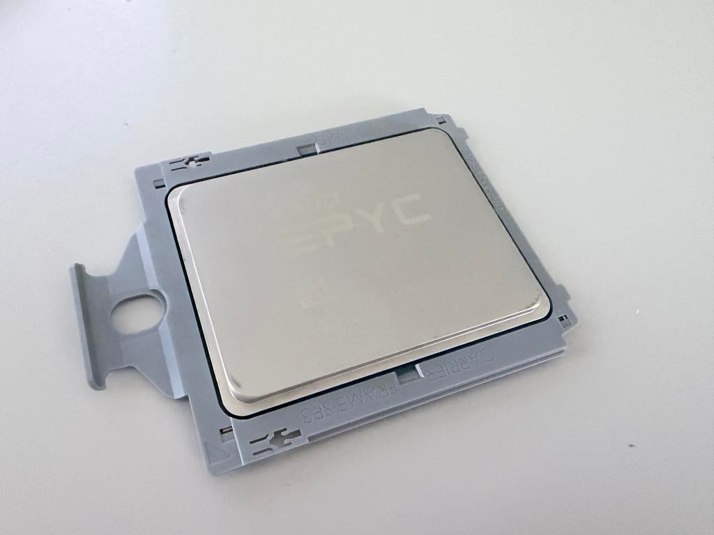 AMD EPYC 7203 Server Processor - Krachtige CPU, Computers en Software, Processors, Ophalen of Verzenden, Zo goed als nieuw, 8-core