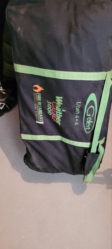 8-persoons tent Gelert Utah 4x4 - Ideaal voor groepen, Ophalen of Verzenden, Gebruikt, Meer dan 6