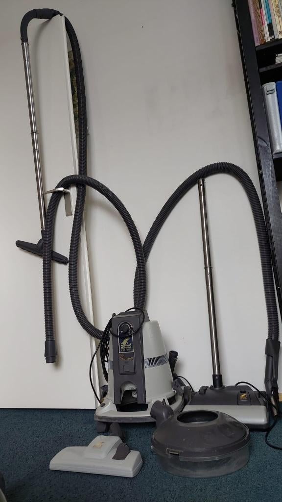 Delphin stofzuiger, Ophalen, Zo goed als nieuw, Waterstofzuiger, Reservoir