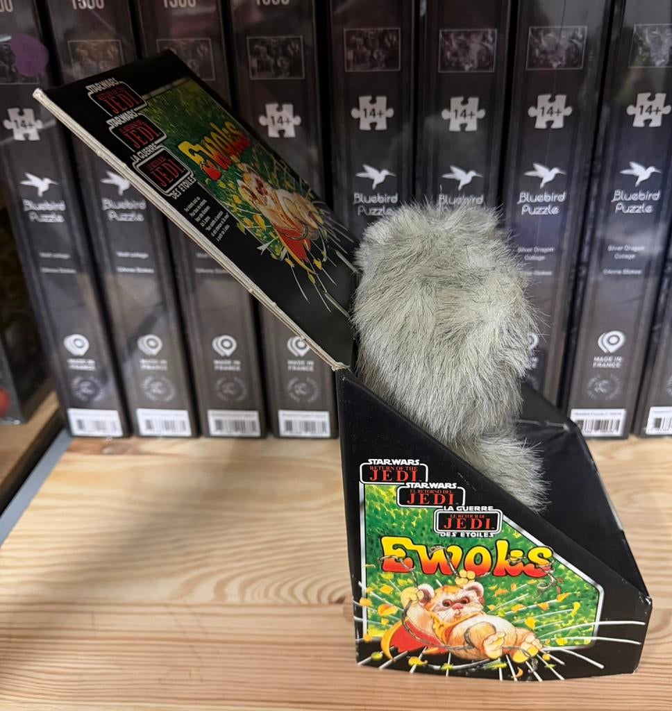 Star Wars Vintage Ewok Plushie Leeni Tri-Logo Doos Haiti, Ophalen of Verzenden, Zo goed als nieuw, Actiefiguurtje