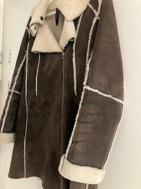 Lammy Coat v.h. mode merk  MarcCain, Kleding | Dames, Jassen | Winter, Bruin, Zo goed als nieuw, Marccain, Ophalen