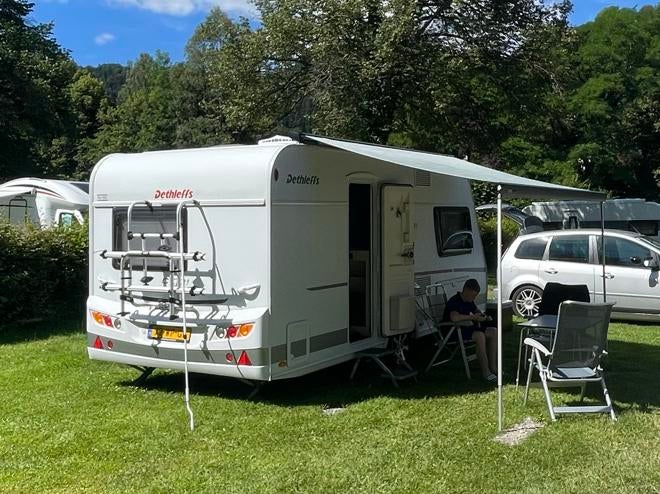 Dethleffs C’Go 430QS 2016 met Voortent Airco Luifel Mover, Caravans en Kamperen, Caravans, 75 kg, Treinzit, Dwarsbed, Particulier