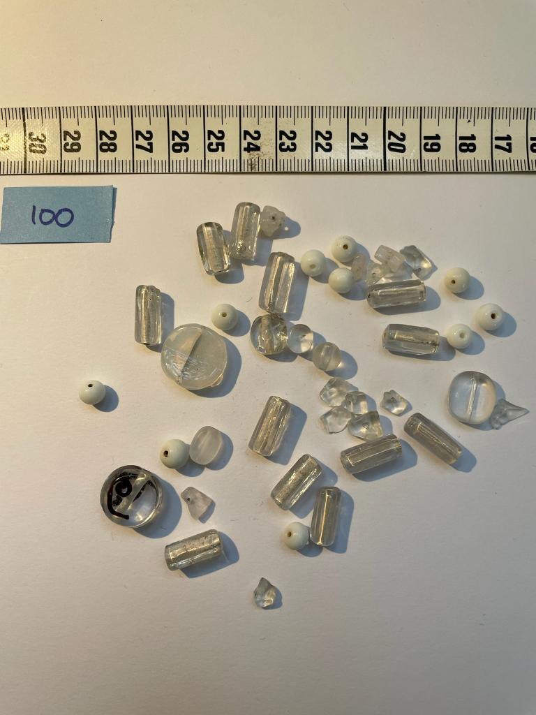 Diverse kralen in vooral wit , per zakje 1,00-5,00, Ophalen of Verzenden, Nieuw, Kraal