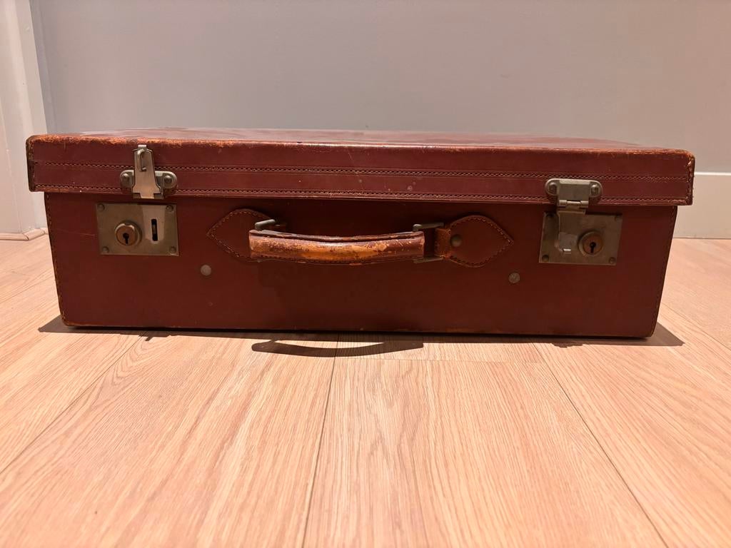 Vintage leren koffer - Vooroorlogs familie erfstuk, Gebruikt, Slot, Leer, 35 tot 45 cm