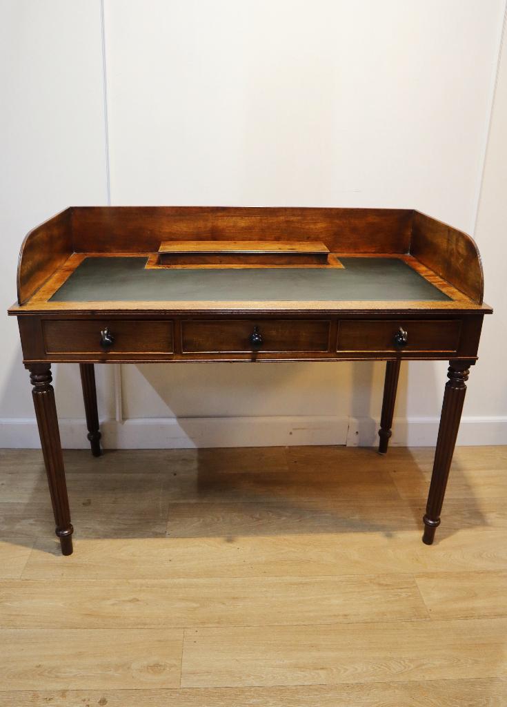 Antieke Engelse schrijftafel, bureau, Ophalen of Verzenden