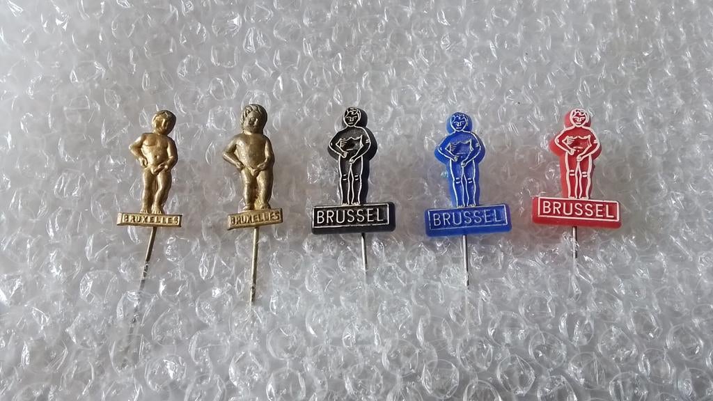 5 verschillende speldjes manneke Pis uit Brussel, Ophalen of Verzenden, Zo goed als nieuw, Overige onderwerpen