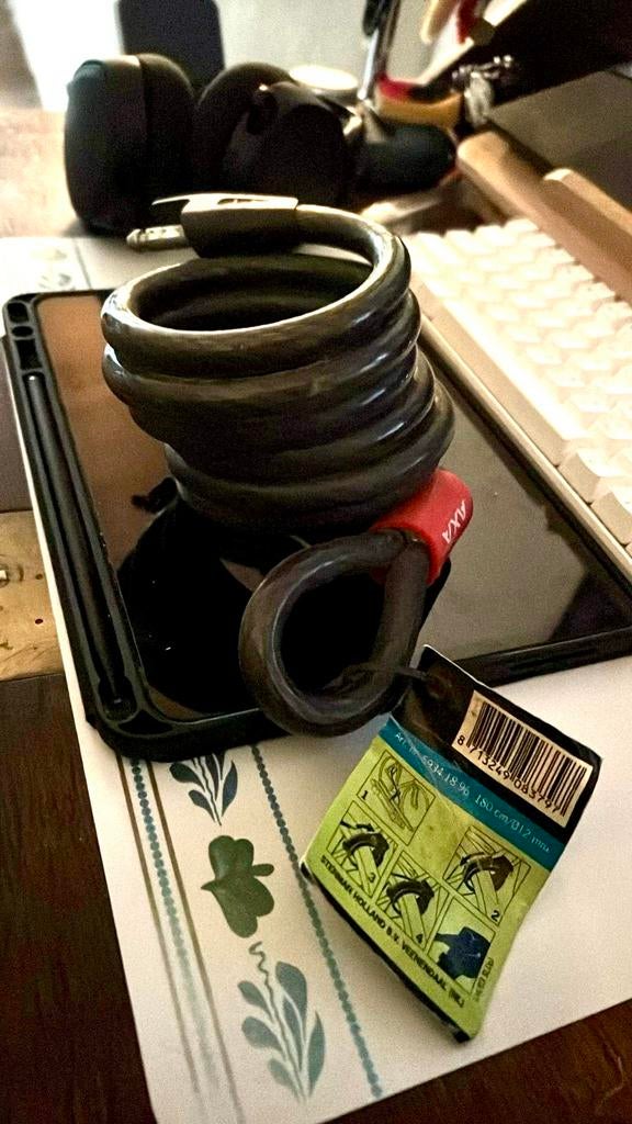 AXA Insteekkabel SL7/SL9 niet gebruikt, Fietsen en Brommers, Fietsaccessoires | Fietssloten, Ophalen, Nieuw, Kabelslot